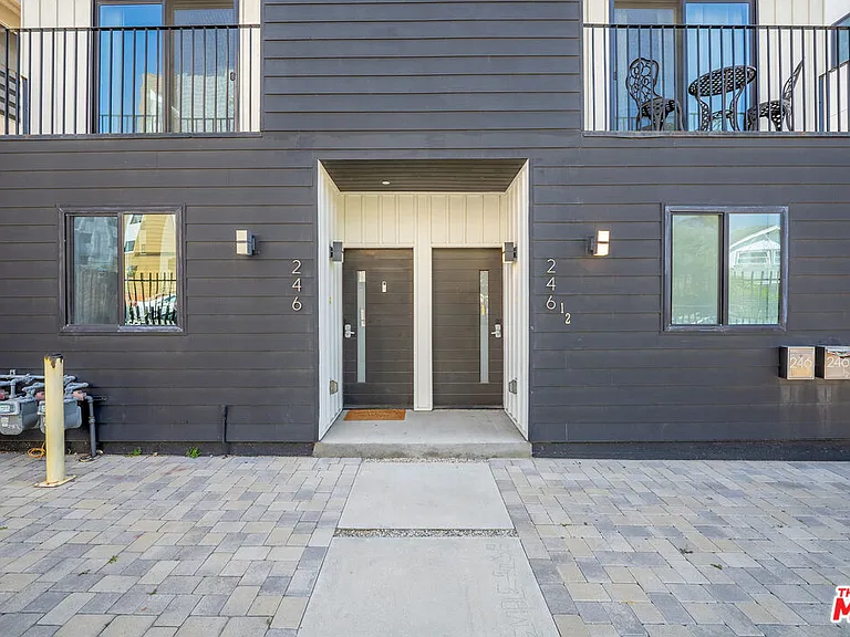 246 N Dillon St #1/2 — Photo 6