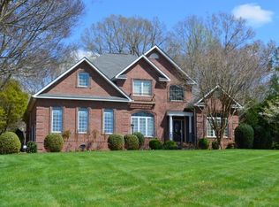 1401 Hillside Dr, Paris, TN 38242