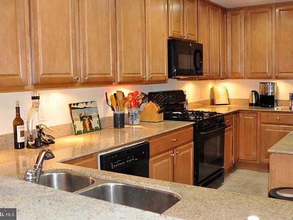 3rd image of 502 W Broad St APT 218