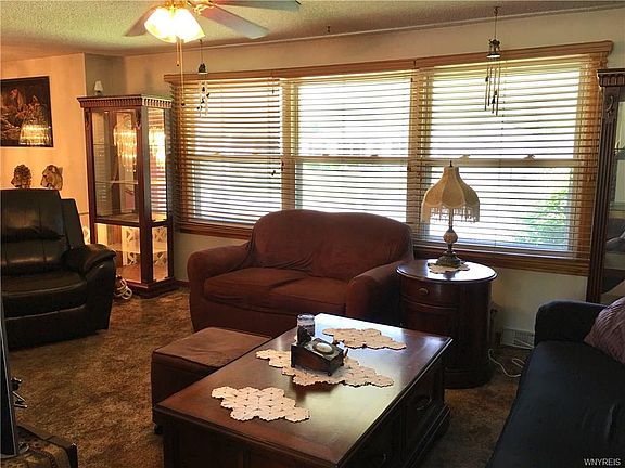 3rd image of 99 Minden Dr