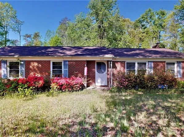 7113 Brown Summit Rd, Browns Summit, NC 27214