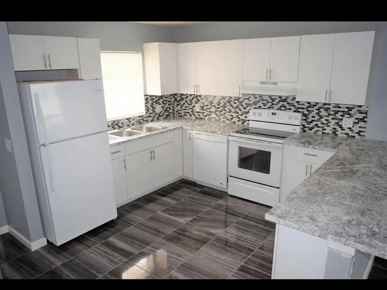 2430 Joe Ave S — Photo 1