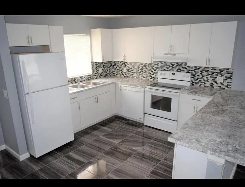 2430 Joe Ave S