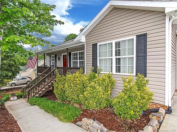3rd image of 157 Winding Cedar Dr