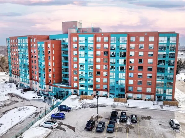 55 Blue Springs Dr #413, Waterloo, ON N2J 4T3