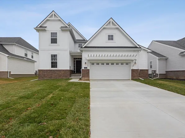 2126 Emerald Ln #30, Wixom, MI 48393