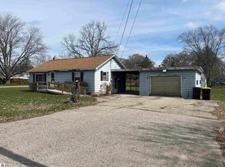632 Corinth St, Saint Louis, MI 48880