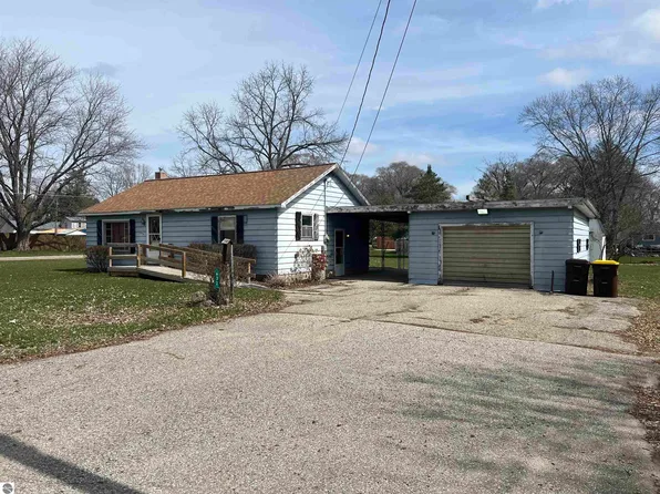 632 Corinth St, Saint Louis, MI 48880