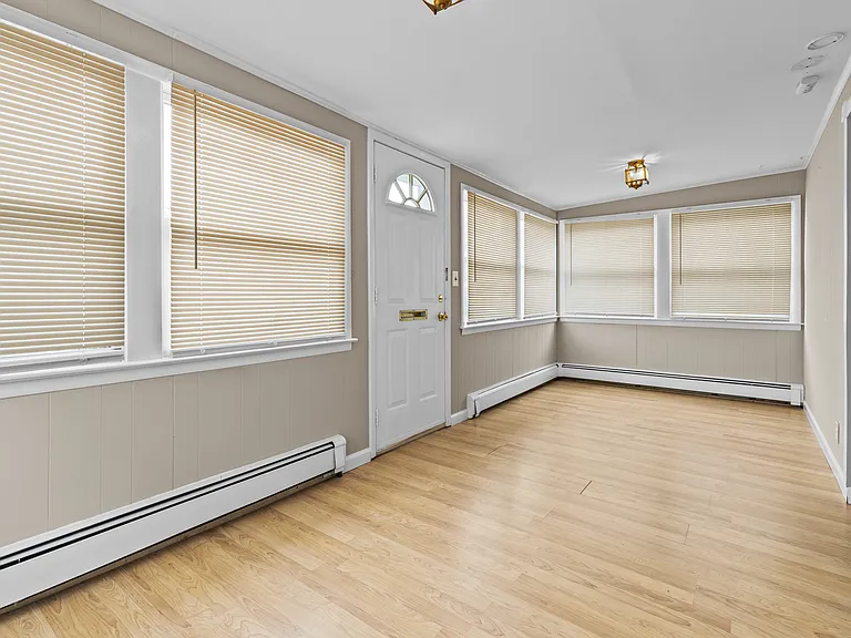 43 Virginia Ave — Photo 11