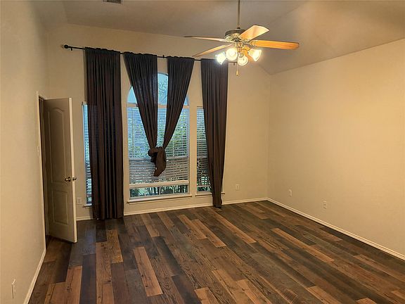 4th image of 11902 Woodland Way