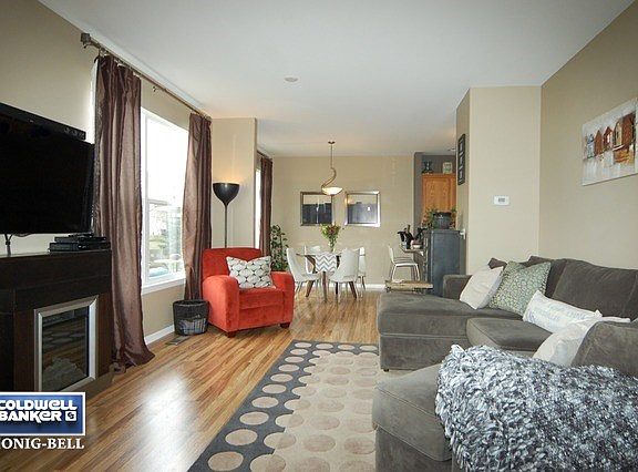 3rd image of 1546 Reserve Ln #327-1