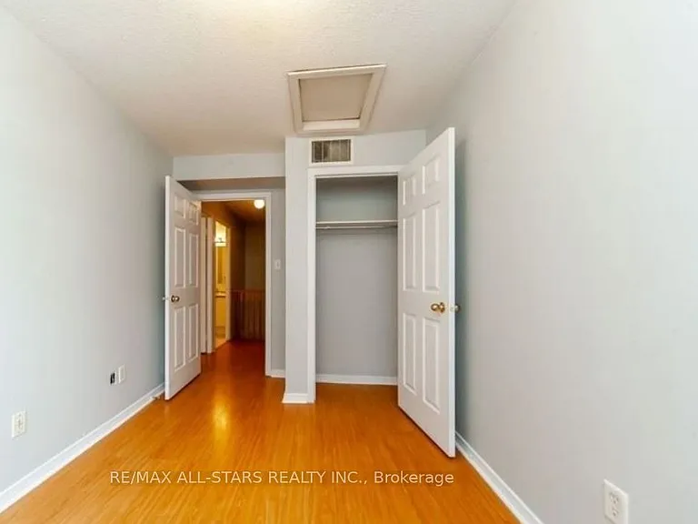 37 Four Winds Dr #105 — Photo 21