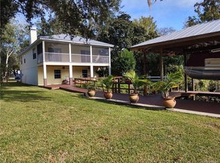 5601 Riverside Dr, Yankeetown, FL 34498