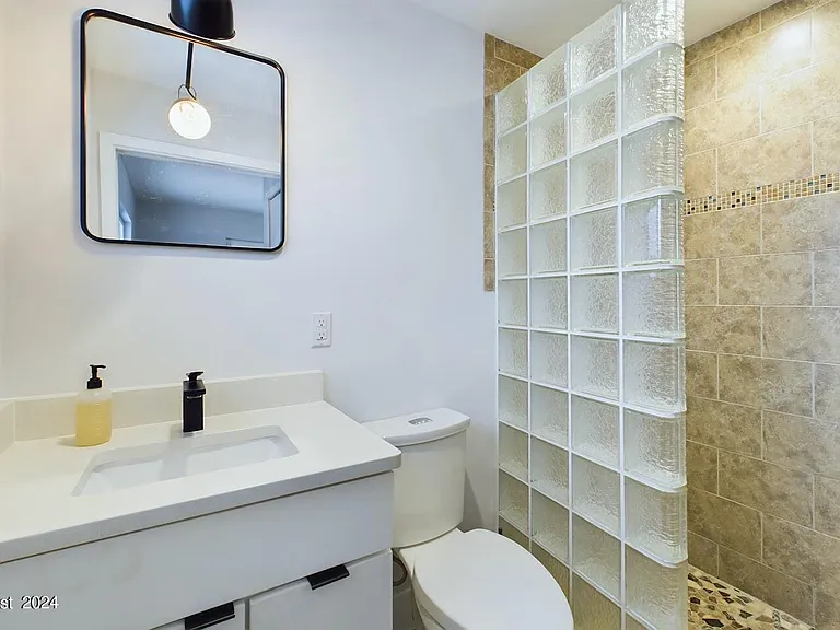 1445 Bayshore Dr — Photo 17