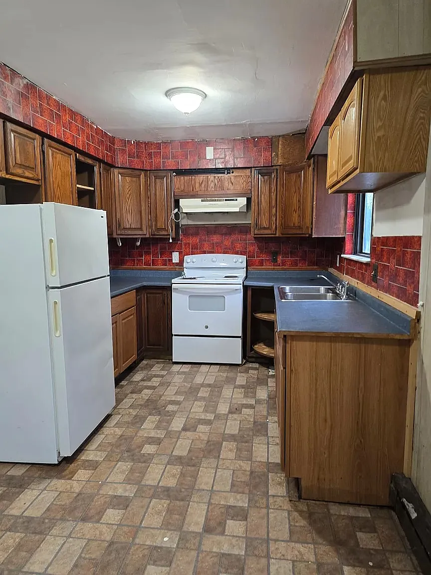 4 bed, $2,000 — Photo 4