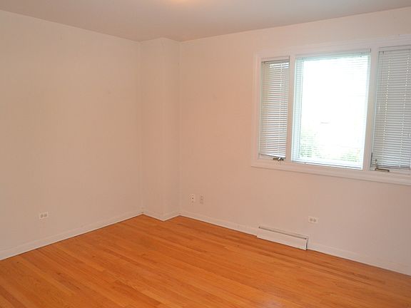 5th image of 560 Ivy Ct