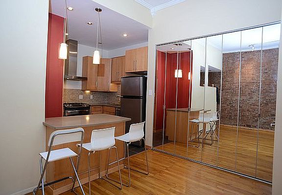 2nd image of 140 E 74th St #3B