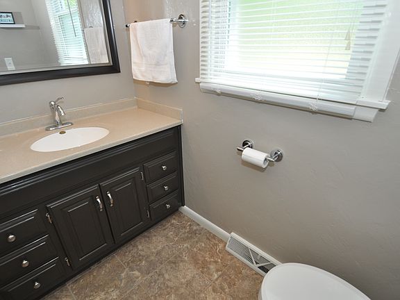 Marble  Vanity in Full Bath