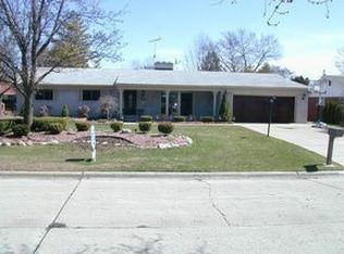 6206 College Dr, Dearborn Heights, MI 48127