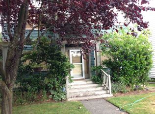 5714 34th Ave NE, Seattle, WA 98105