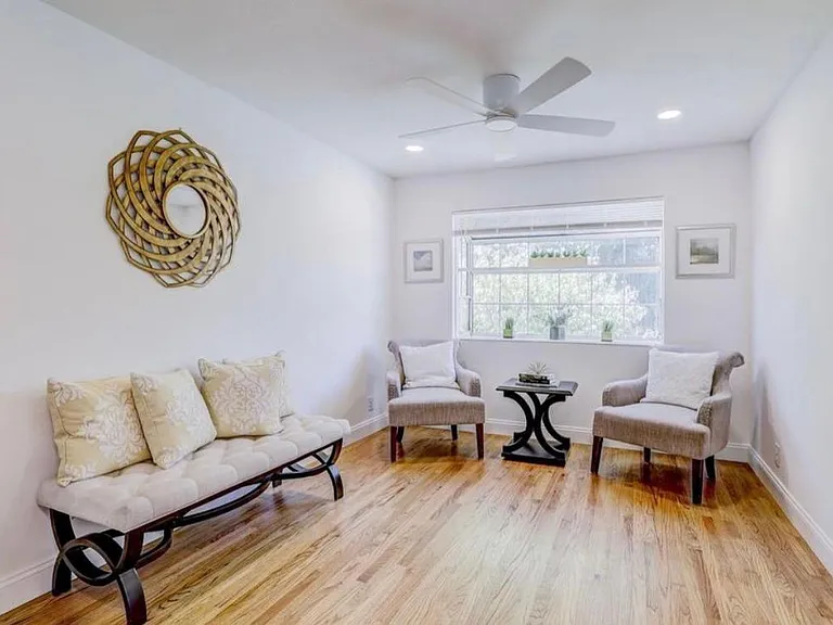 1350 Sumac Cir — Photo 4