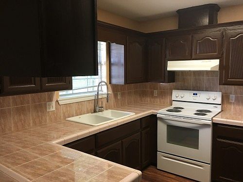 3rd image of 1002 Parkway Dr
