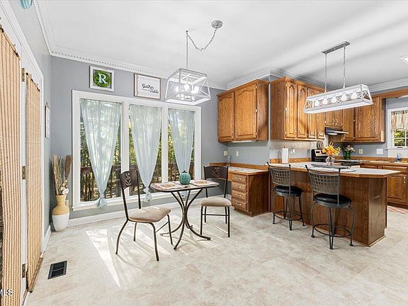 5th image of 441 Autumn Knoll Ct