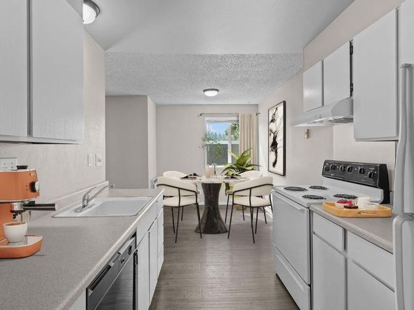 3414 S Regal St #3B-1BA-1500SQFT