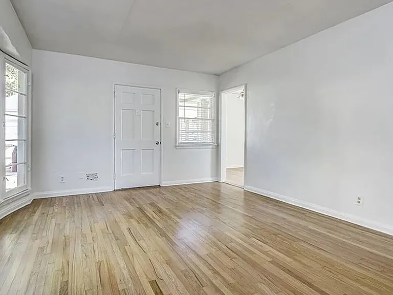 1430 Ocean Park Blvd — Photo 4