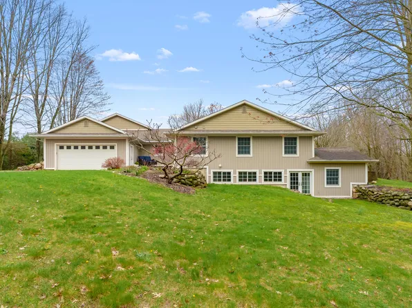 9622 W R Ave, Mattawan, MI 49071