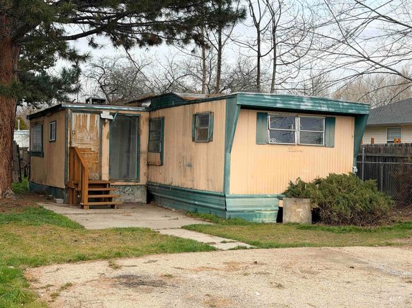 412 E 48th St Trailer 20, Garden City, ID 83714