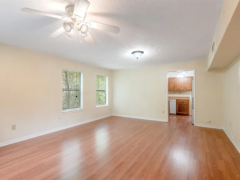 138 Summer Pl #C — Photo 4