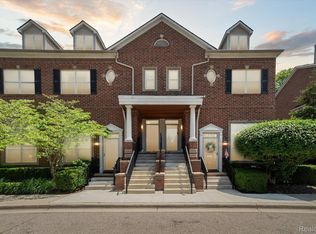 16964 Farmington Rd, Livonia, MI 48154