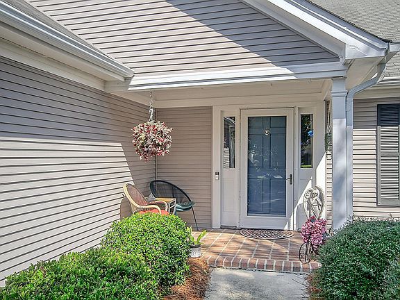 5th image of 9078 Delancey Cir