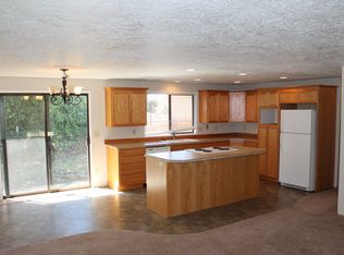 930 Chestnut Ct, Lebanon, OR 97355