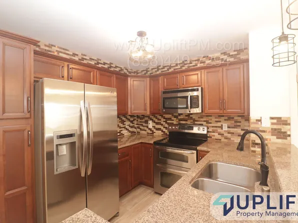 5402 Balboa Arms Dr Unit 305, San Diego, CA 92117
