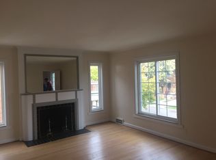 1369 Somerset Ave, Grosse Pointe Park, MI 48230