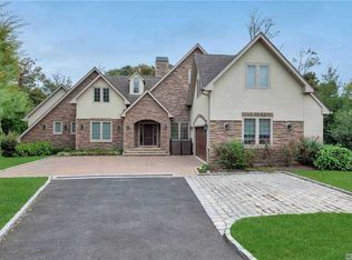 7 Buckingham Ct, Syosset, NY 11791