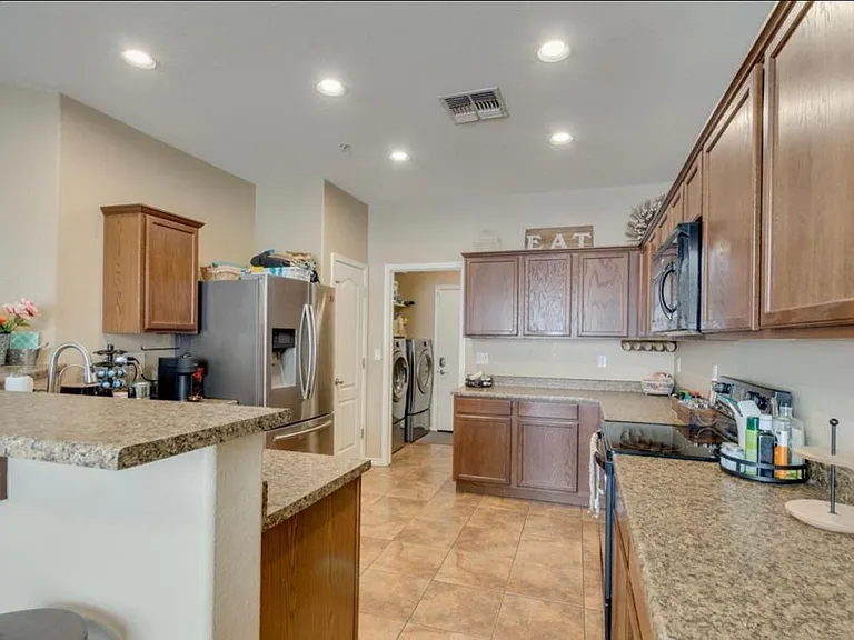 7518 S 31st Way — Photo 9