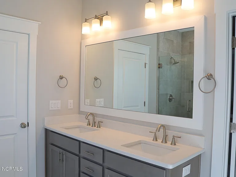 21 E Singing Ave — Photo 12