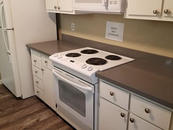 5th image of 400 Del Verde Cir Unit 4