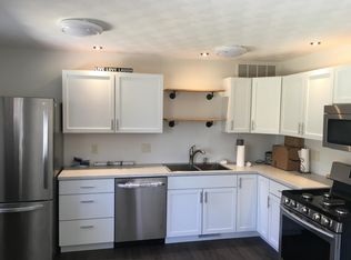 1733 Governor St, Springfield, IL 62704