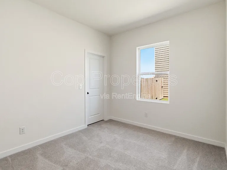 10219 Pine River Dr — Photo 26