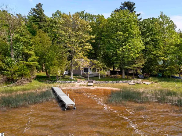 5002 Herring Grove Rd, Arcadia, MI 49613