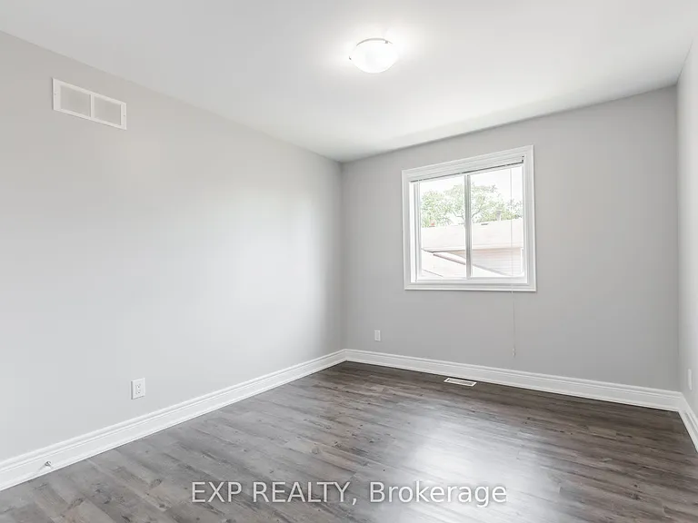 11 Donald Ave #UPPER — Photo 10