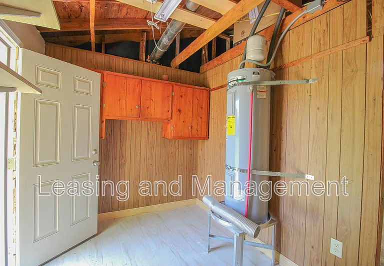 305 Millcreek Dr — Photo 26