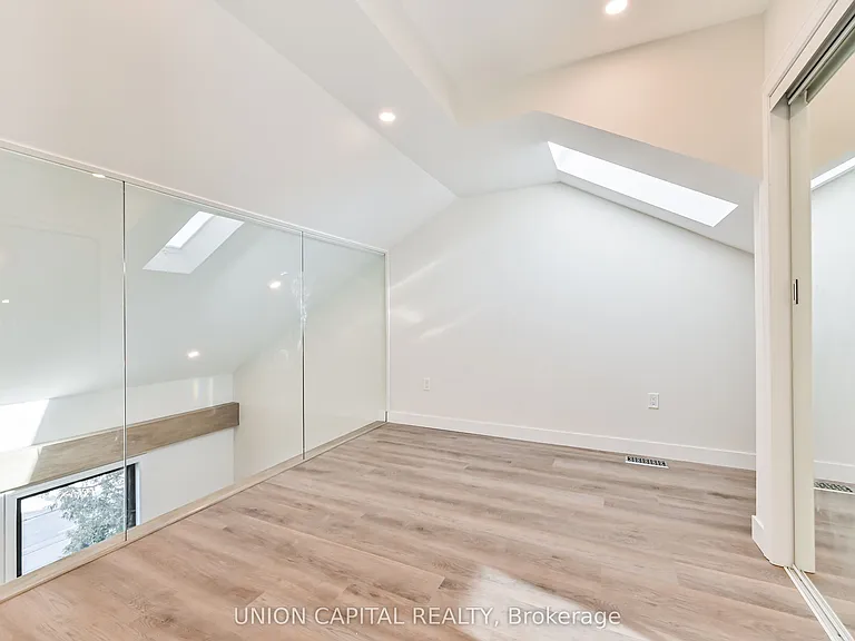 180 Broadview Ave #2 — Photo 11