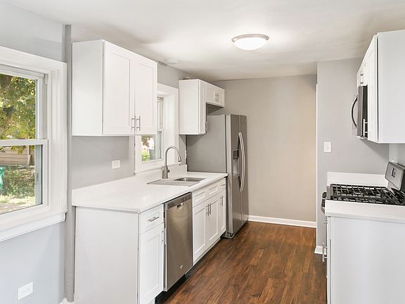 2nd image of 8841 S Fairfield Ave