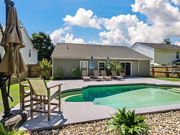 2nd image of 5142 Torrey Ln