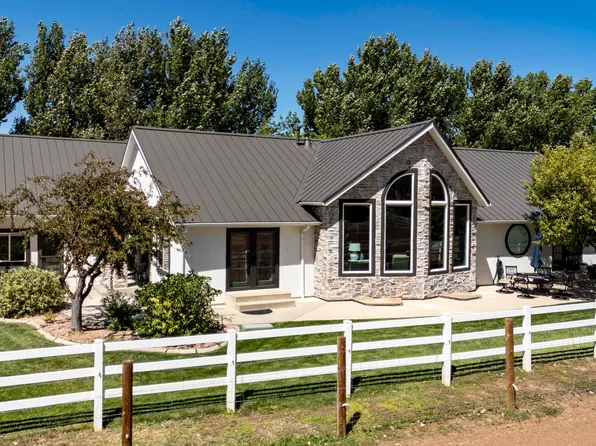 748 S 3500 E, New Harmony, UT 84757